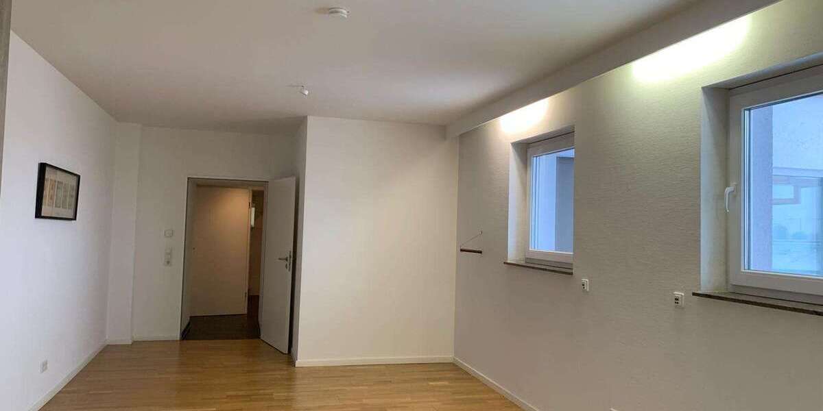 Etagenwohnung Homburg - 3 Zimmer, 120 m&sup2;, 1.200&euro; | Angebot:24454470