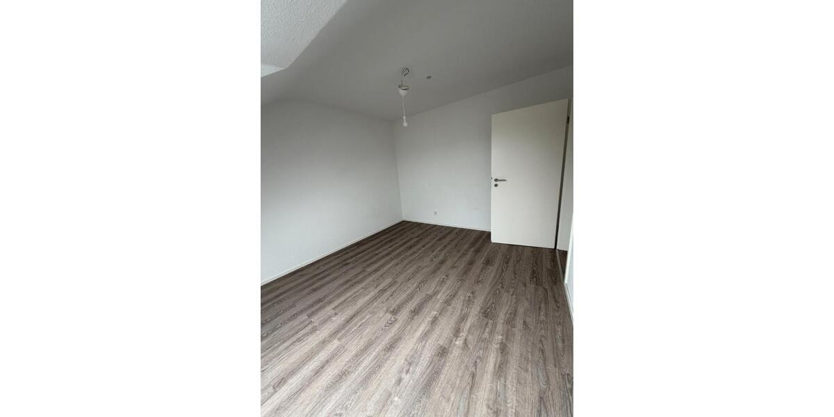 Dachgeschoßwohnung Heusweiler - 4 Zimmer, 78 m&sup2;, 640&euro; | Angebot:26558304