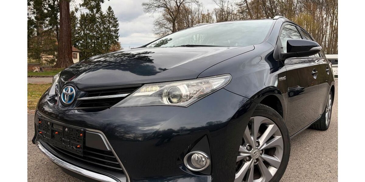 Toyota Auris 303.901 km 6.900 &euro; Bildstock 66299