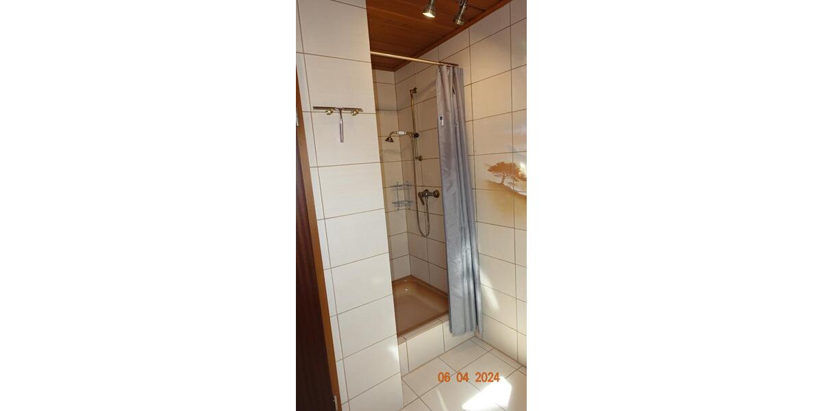 Dachgeschoßwohnung Saarbrücken West - 3 Zimmer, 83 m&sup2;, 570&euro; | Angebot:26630201