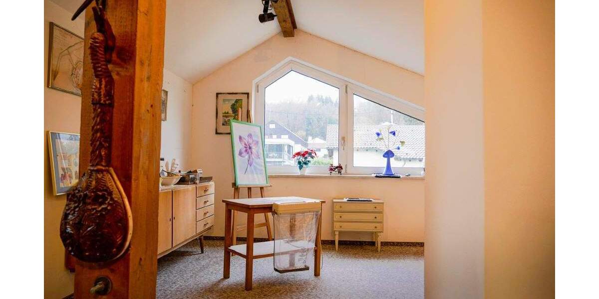 Doppelhaushälfte Saarbrücken-Dudweiler Dudweiler - 8 Zimmer, 196 m&sup2;, 449.000&euro; | Angebot:25695568