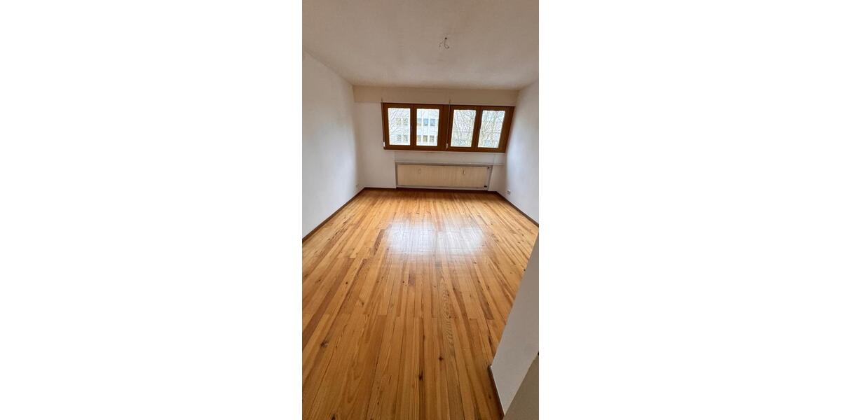 Dachgeschoßwohnung Schwalbach - 3.5 Zimmer, 82 m&sup2;, 740&euro; | Angebot:26367358