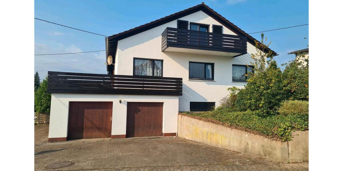 Maisonettenwohnung Lebach - 6 Zimmer, 205 m&sup2;, 1.250&euro; | Angebot:26699852