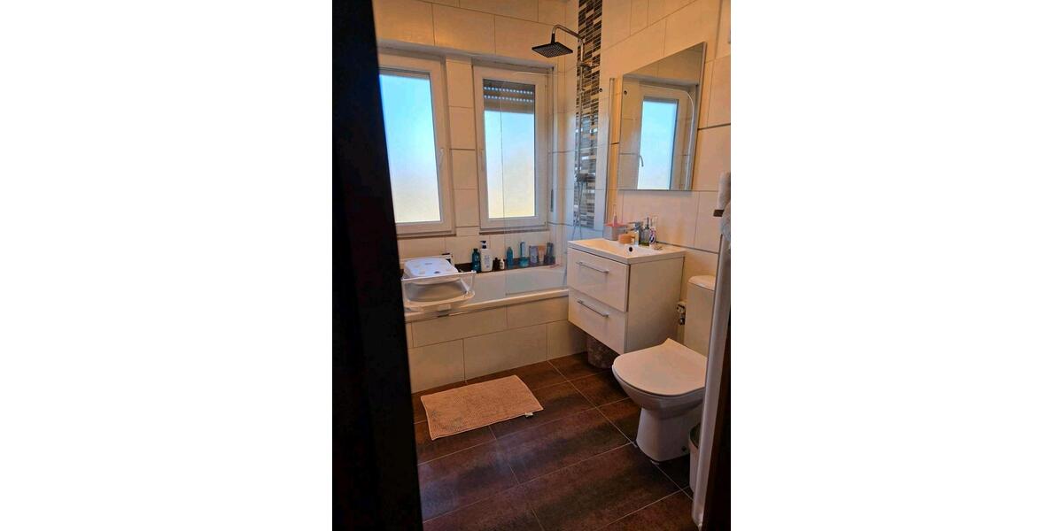 Dachgeschoßwohnung Saarbrücken Neue Bremm - 4 Zimmer, 86 m&sup2;, 1.700&euro; | Angebot:26002811