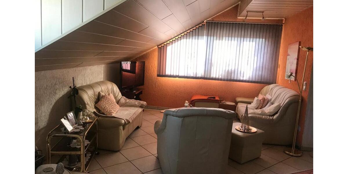 Dachgeschoßwohnung Großrosseln - 4 Zimmer, 116 m&sup2;, 950&euro; | Angebot:25904463