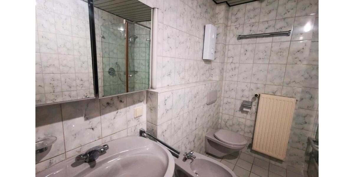Etagenwohnung Saarbrücken Eschberg - 4 Zimmer, 105 m&sup2;, 990&euro; | Angebot:26643920
