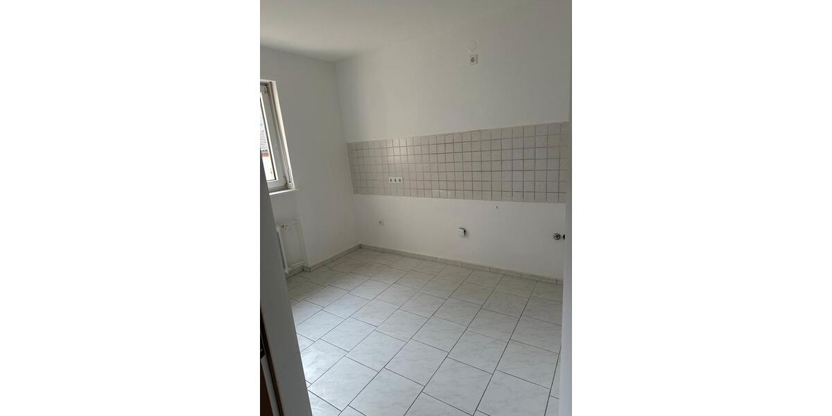 Etagenwohnung Saarbrücken - 3 Zimmer, 81 m&sup2;, 800&euro; | Angebot:26675829