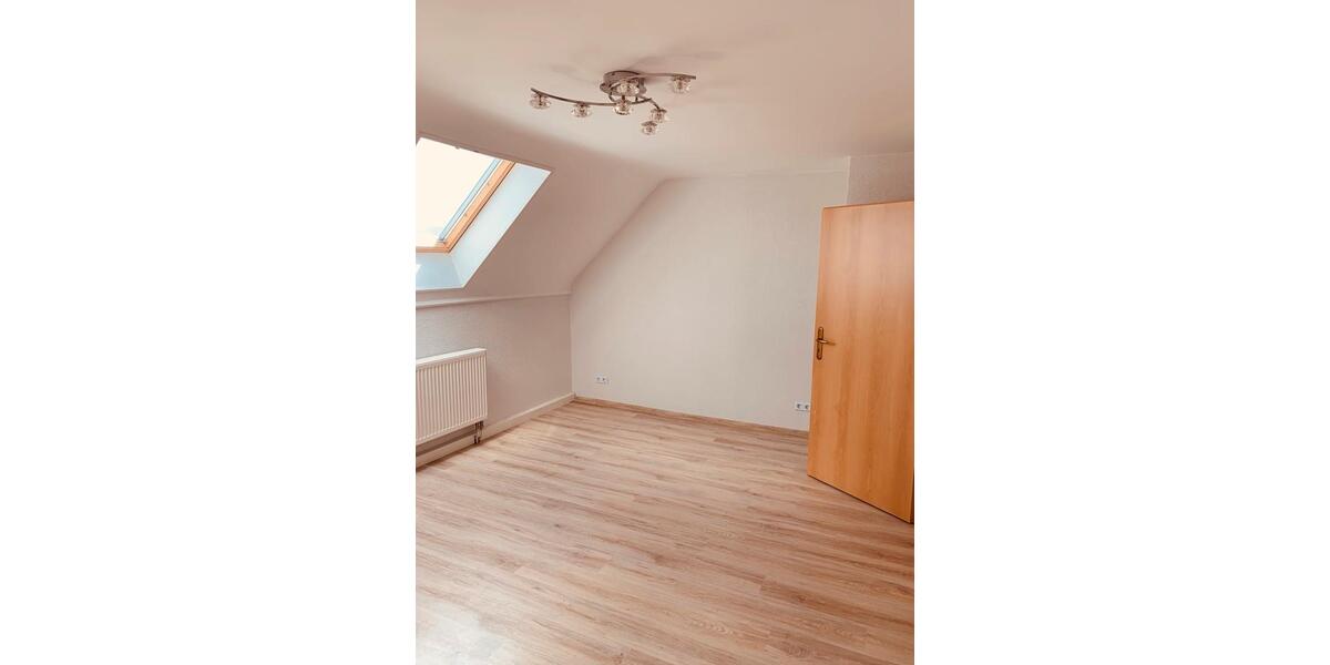 Dachgeschoßwohnung Homburg - 1 Zimmer, 67 m&sup2;, 650&euro; | Angebot:25944439