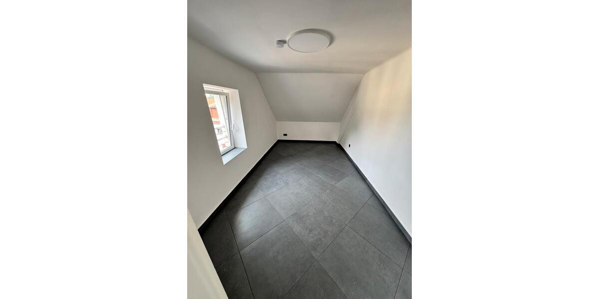 Dachgeschoßwohnung Ottweiler - 3 Zimmer, 80 m&sup2;, 750&euro; | Angebot:26686733