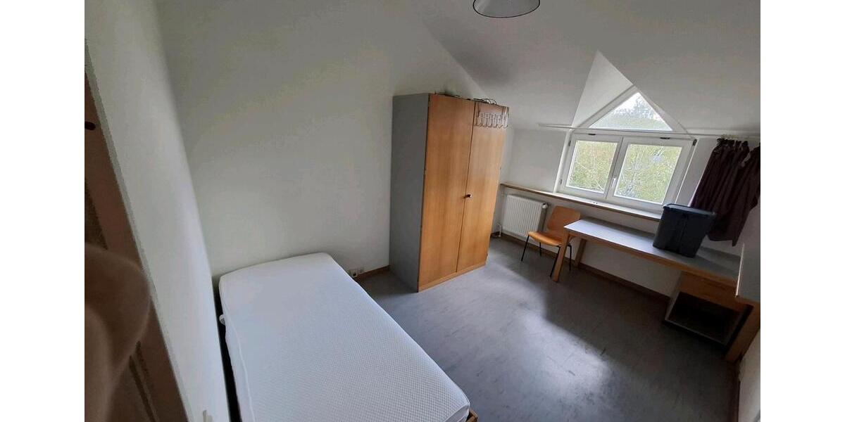 Dachgeschoßwohnung Homburg - 1 Zimmer, 17 m&sup2;, 272&euro; | Angebot:25217558