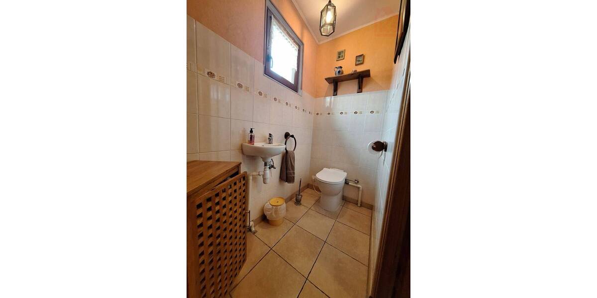 Einfamilienhaus Saarlouis Lisdorf - 8 Zimmer, 200 m&sup2;, 299.000&euro; | Angebot:25731396