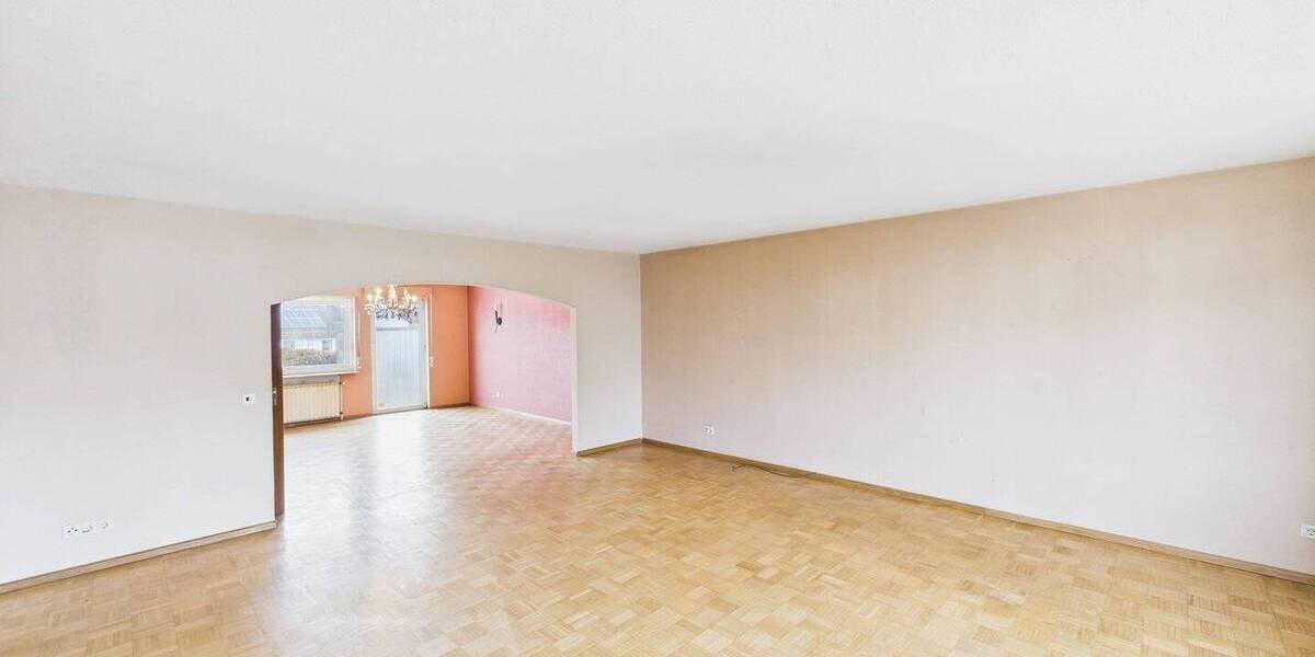 Einfamilienhaus Saarlouis Lisdorf - 8 Zimmer, 244 m&sup2;, 590.000&euro; | Angebot:25687196