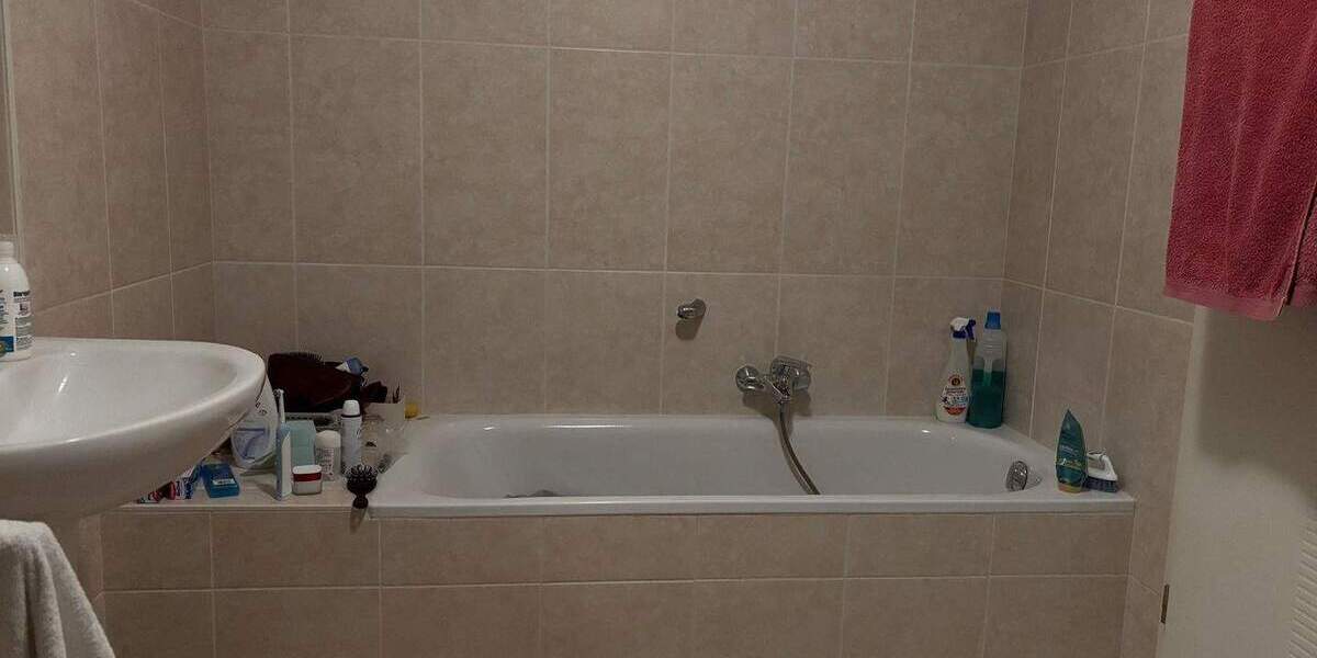 Etagenwohnung Riegelsberg - 3 Zimmer, 100 m&sup2;, 800&euro; | Angebot:25664177