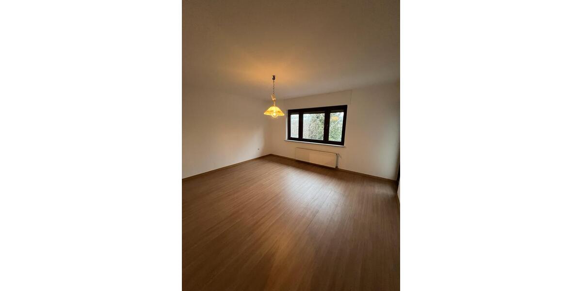 Einfamilienhaus Heusweiler - 5 Zimmer, 130 m&sup2;, 1.250&euro; | Angebot:25803317