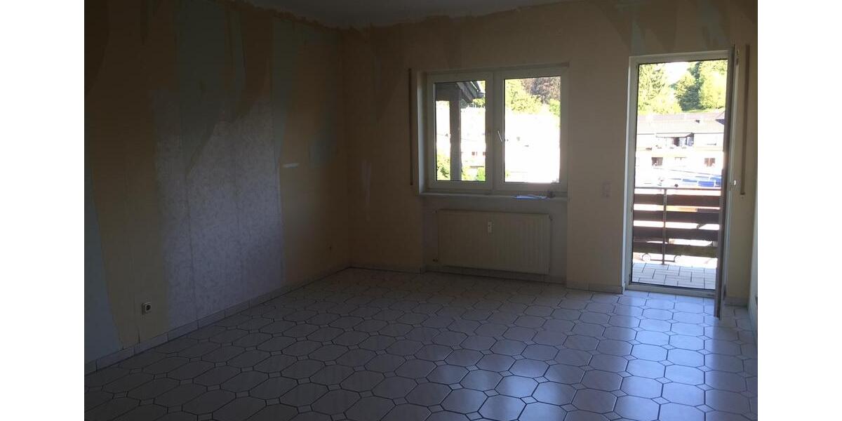 Dachgeschoßwohnung Völklingen - 3 Zimmer, 72 m&sup2;, 500&euro; | Angebot:24704339