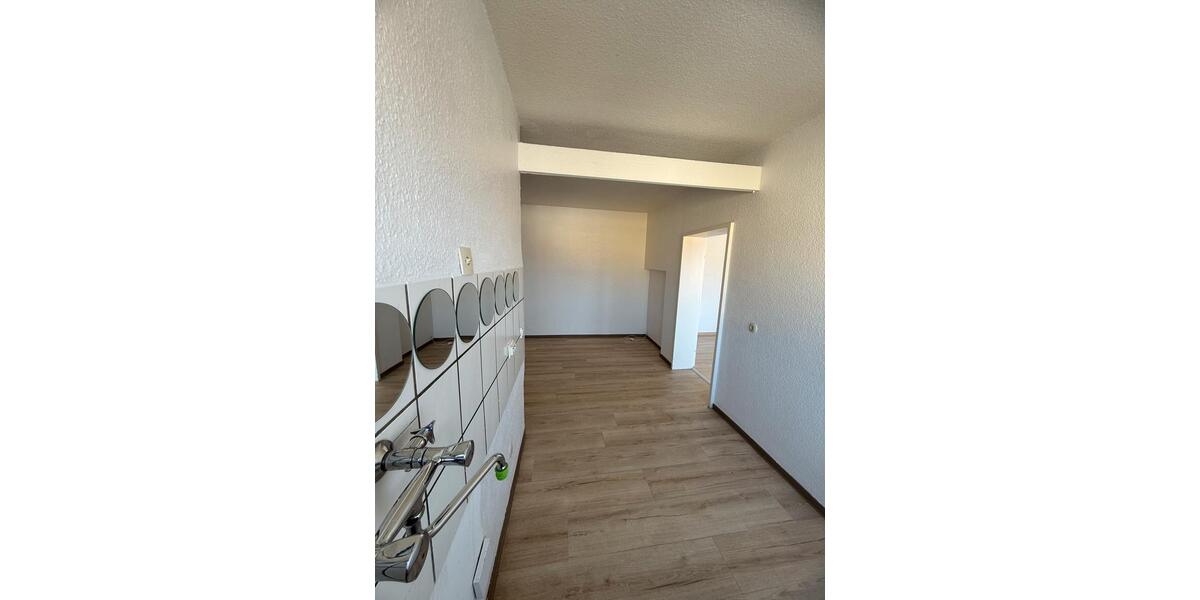 Etagenwohnung Blieskastel - 1 Zimmer, 40 m&sup2;, 240&euro; | Angebot:25722978