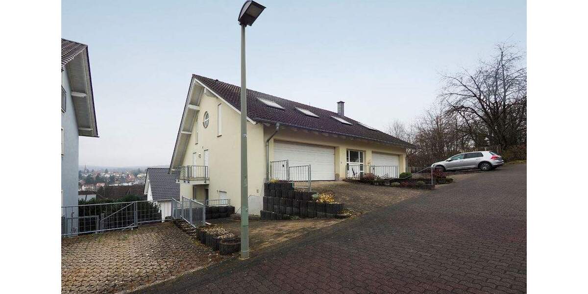 Etagenwohnung Riegelsberg - 4 Zimmer, 102 m&sup2;, 229.000&euro; | Angebot:25819890