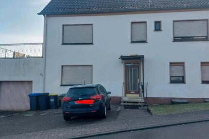 Haus Sankt Wendel - 12 Zimmer, 240 m&sup2;, 185.000&euro; | Angebot:26443136
