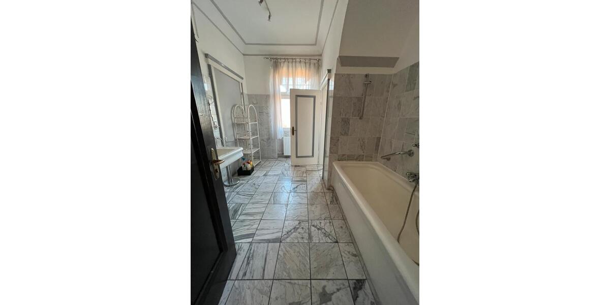 Reihenhaus Völklingen - 9 Zimmer, 350 m&sup2;, 450.000&euro; | Angebot:26447156