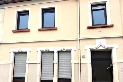 Haus Ottweiler - 5 Zimmer, 150 m&sup2;, 1.100&euro; | Angebot:25852793