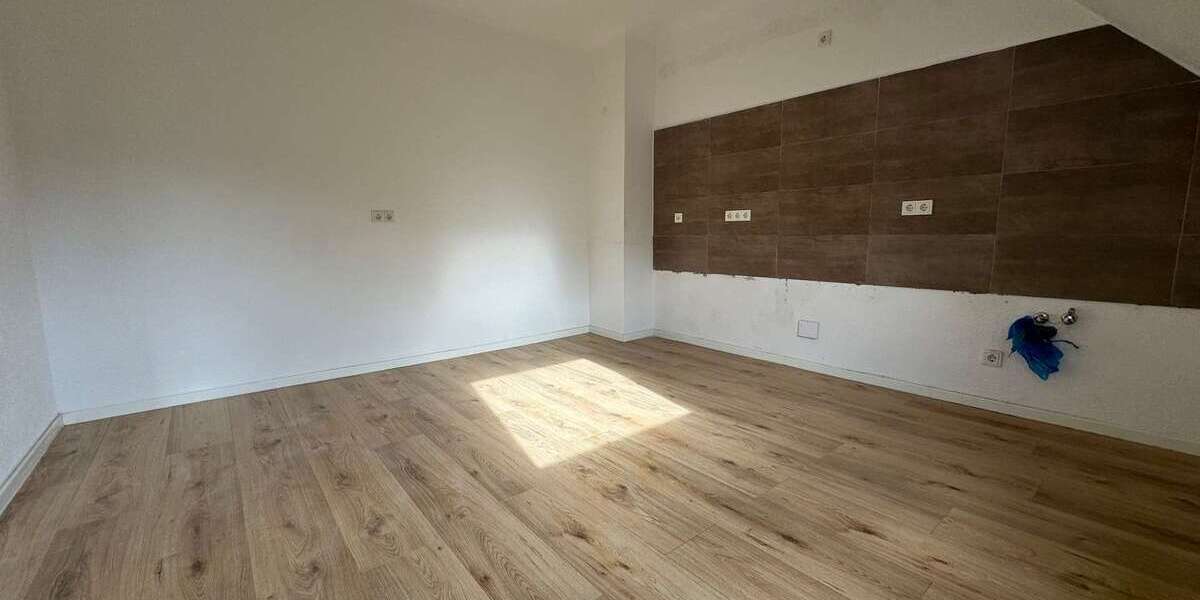 Helle 3-Zimmer-Dachgeschosswohnung in St. Ingbert-Rentrisch ( Saniert) - 3- Sankt Ingbert | Angebot:27111787
