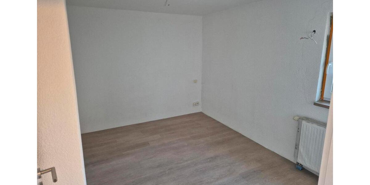 Etagenwohnung Schmelz - 3 Zimmer, 90 m&sup2;, 650&euro; | Angebot:24818135