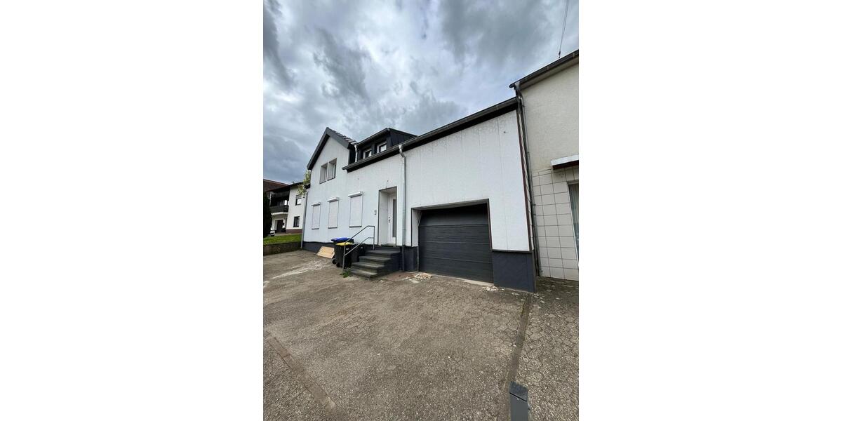 Einfamilienhaus Lebach - 10 Zimmer, 200 m&sup2;, 279.000&euro; | Angebot:22079790