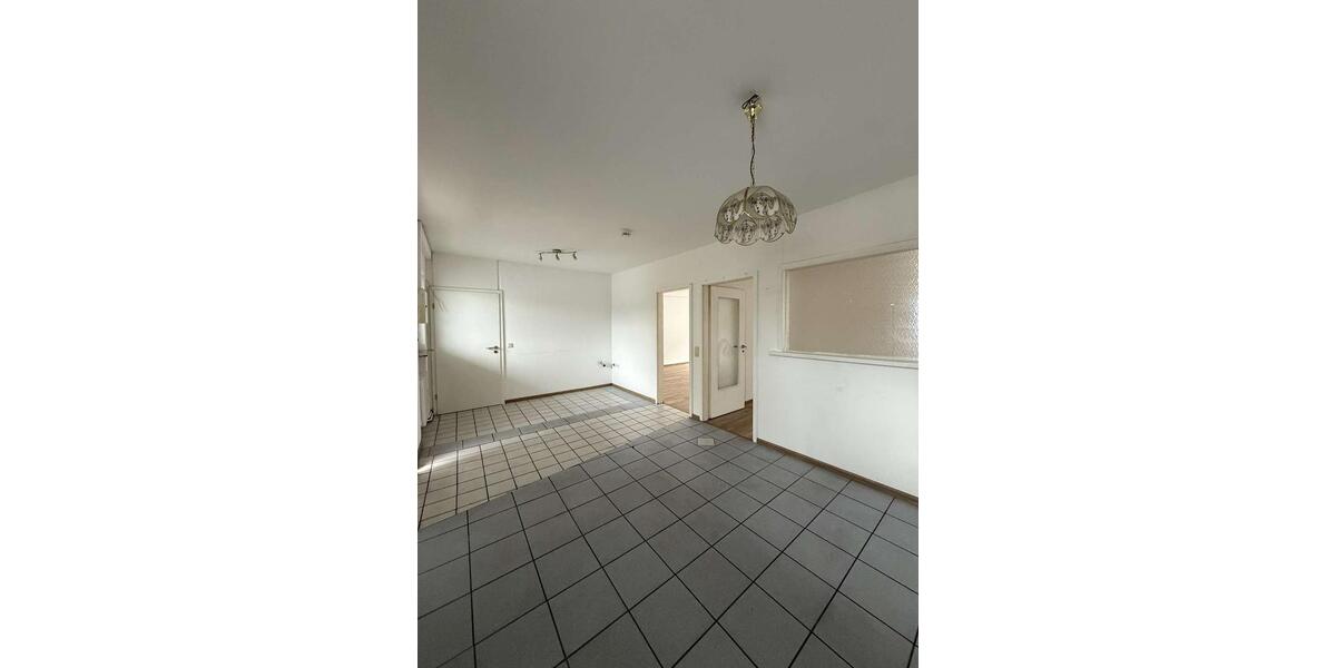 Etagenwohnung Saarbrücken - 1.5 Zimmer, 65 m&sup2;, 550&euro; | Angebot:25649216