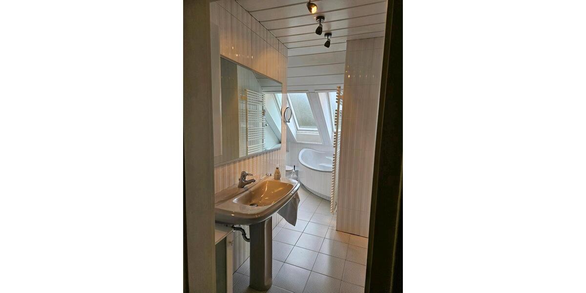 Dachgeschoßwohnung Saarbrücken Brebach-Fechingen - 4 Zimmer, 86 m&sup2;, 229.000&euro; | Angebot:27178866
