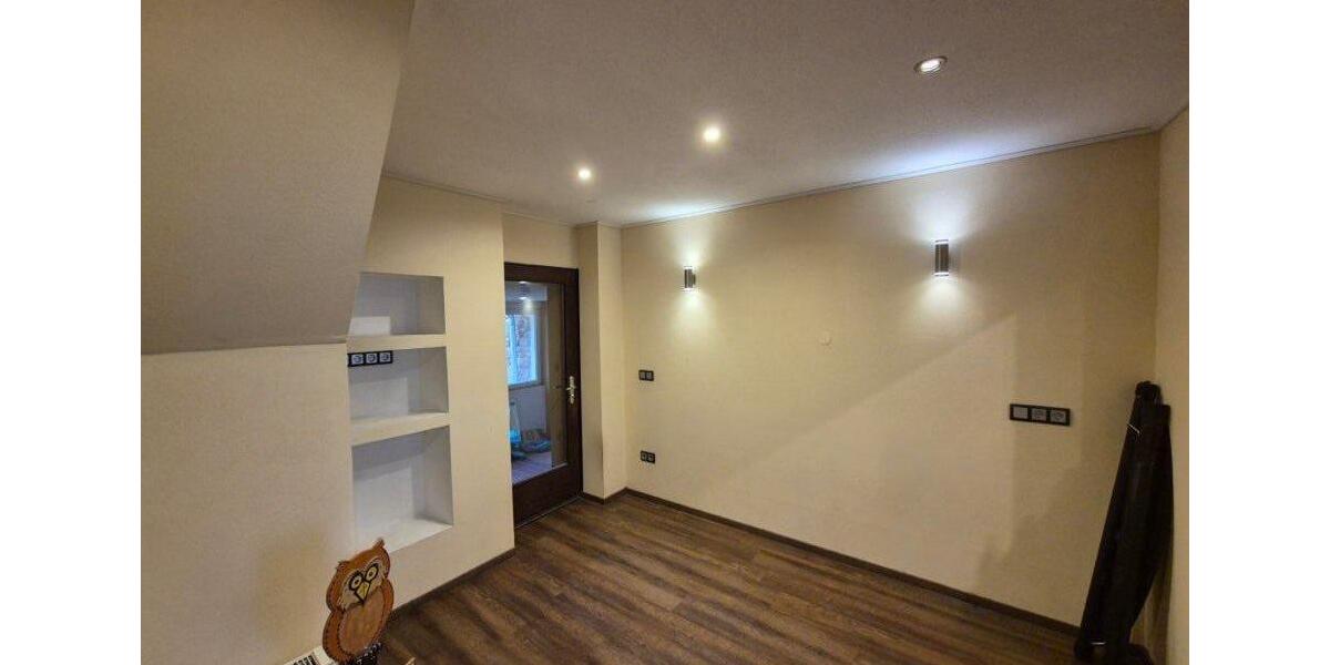 Einfamilienhaus Beckingen - 7 Zimmer, 170 m&sup2;, 180.000&euro; | Angebot:26253806