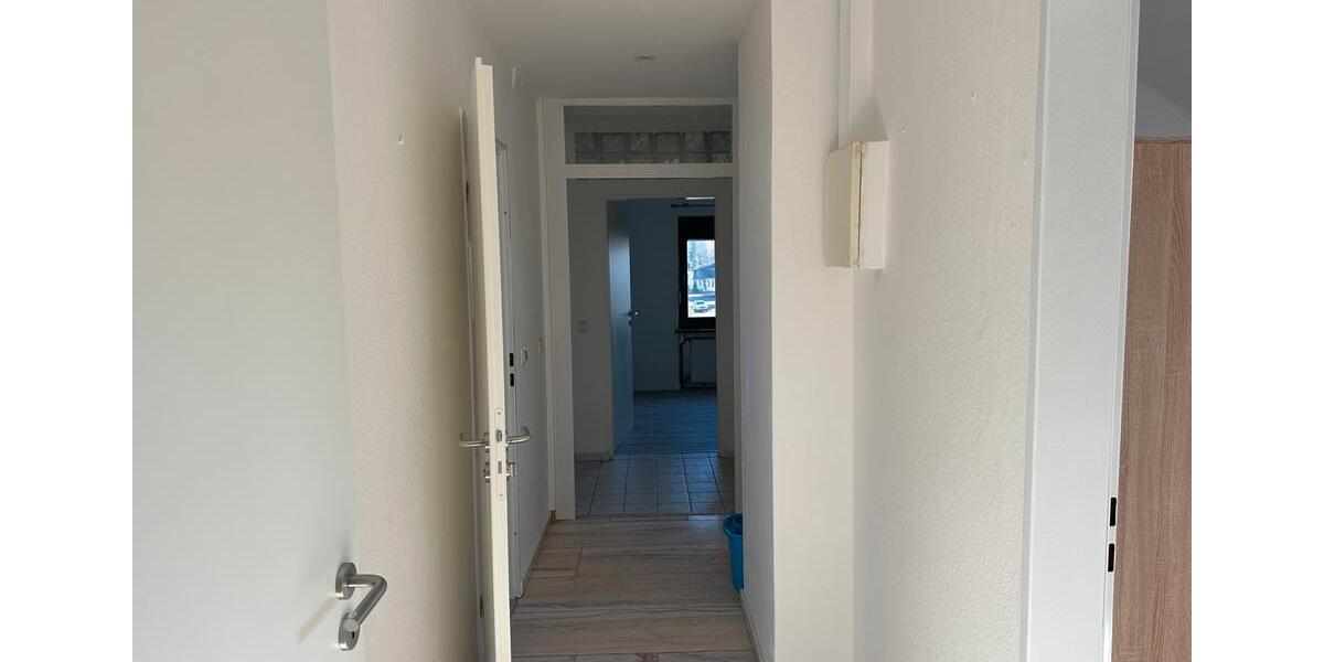 Dachgeschoßwohnung Schwalbach - 3 Zimmer, 75 m&sup2;, 490&euro; | Angebot:25309124