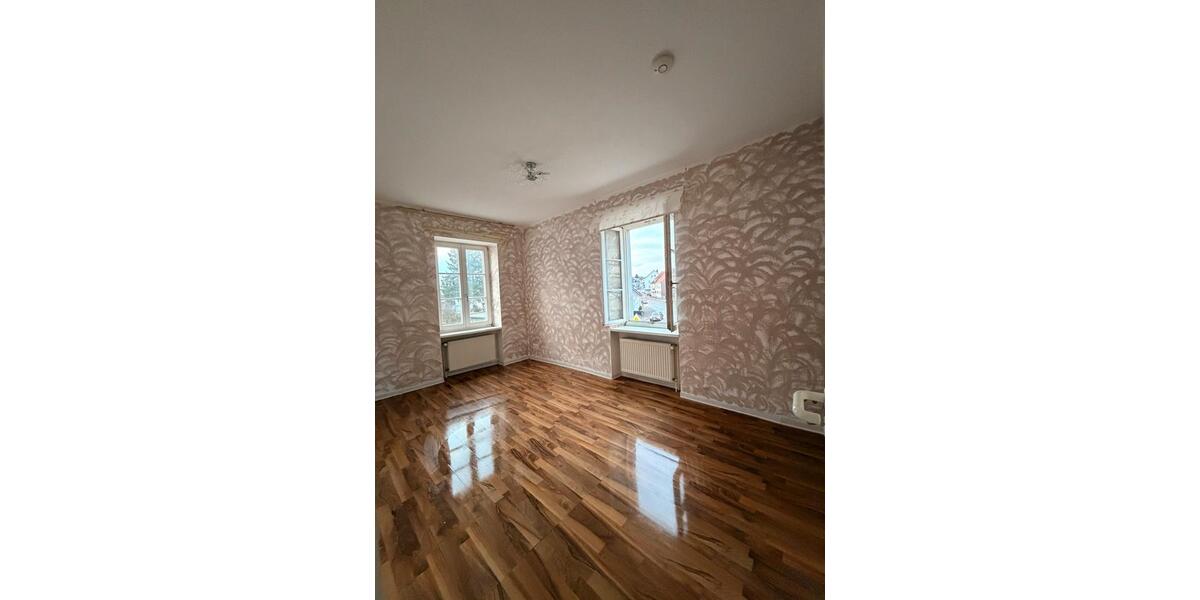 Etagenwohnung Heusweiler - 4 Zimmer, 100 m&sup2;, 1.000&euro; | Angebot:24807144