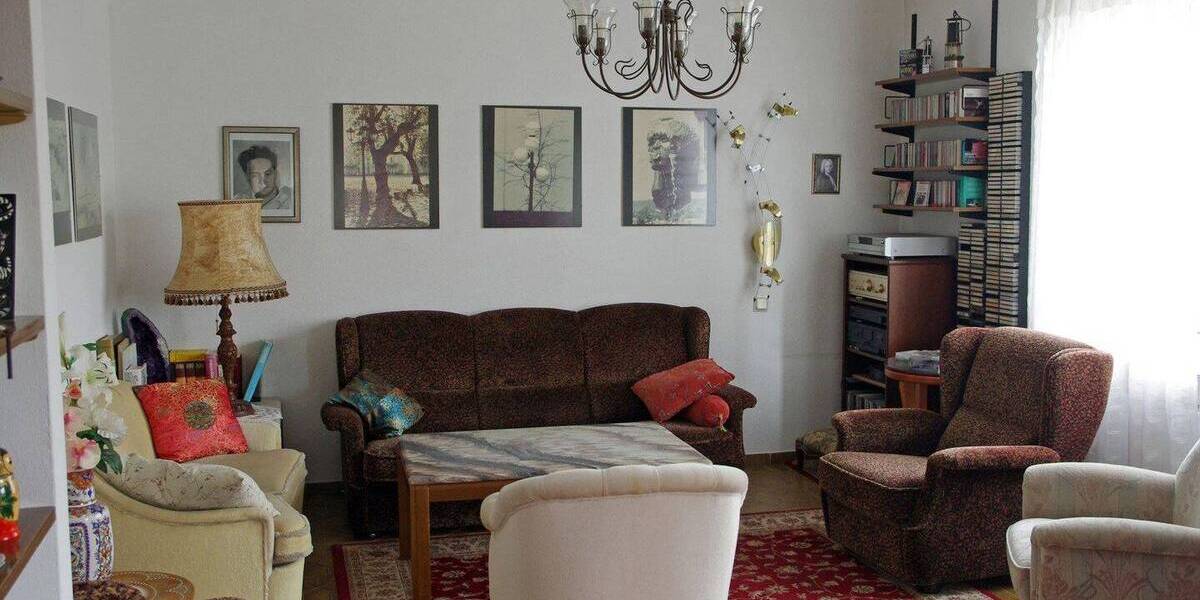 Einfamilienhaus Saarbrücken Dudweiler - 8 Zimmer, 216 m&sup2;, 340.000&euro; | Angebot:25728348