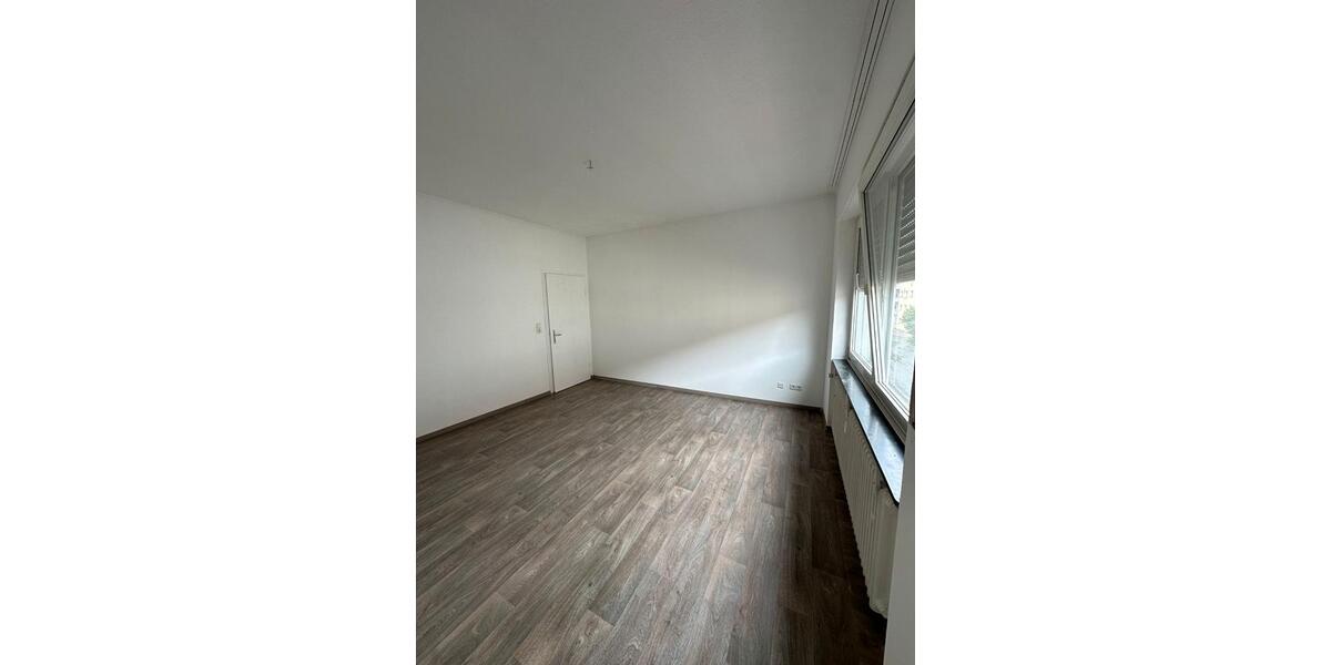 Etagenwohnung Saarbrücken Neue Bremm - 3 Zimmer, 75 m&sup2;, 600&euro; | Angebot:26662954