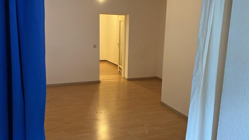 Etagenwohnung Saarbrücken Eschberg - 1 Zimmer, 33 m&sup2;, 350&euro; | Angebot:25931485
