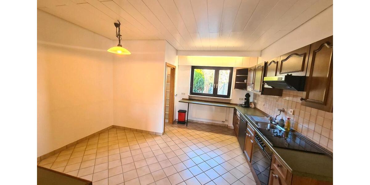 Maisonettenwohnung Lebach - 6 Zimmer, 205 m&sup2;, 1.250&euro; | Angebot:26699852