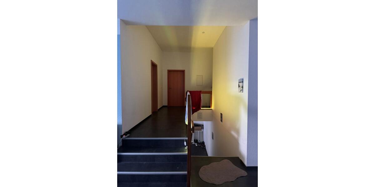 Dachgeschoßwohnung Bous - 5 Zimmer, 165 m&sup2;, 900&euro; | Angebot:25025158