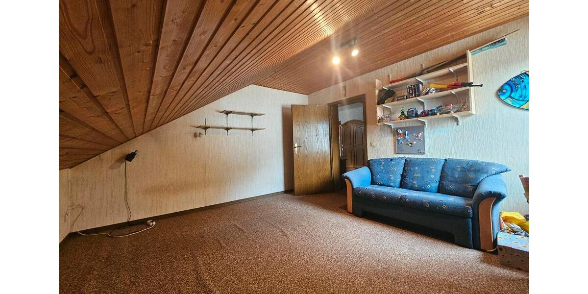 Einfamilienhaus Sankt Ingbert - 12 Zimmer, 207 m&sup2;, 322.000&euro; | Angebot:23283392