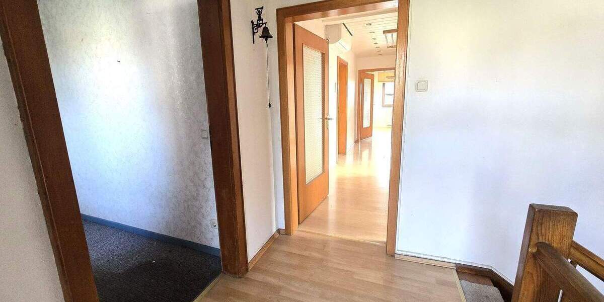 Einfamilienhaus Mandelbachtal Heckendalheim - 8 Zimmer, 180 m&sup2;, 259.000&euro; | Angebot:25677418