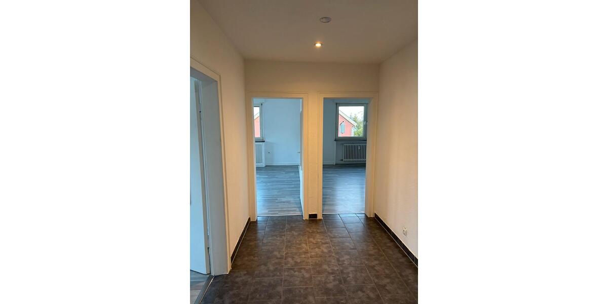 Etagenwohnung Neunkirchen - 3 Zimmer, 93 m&sup2;, 720&euro; | Angebot:25403463