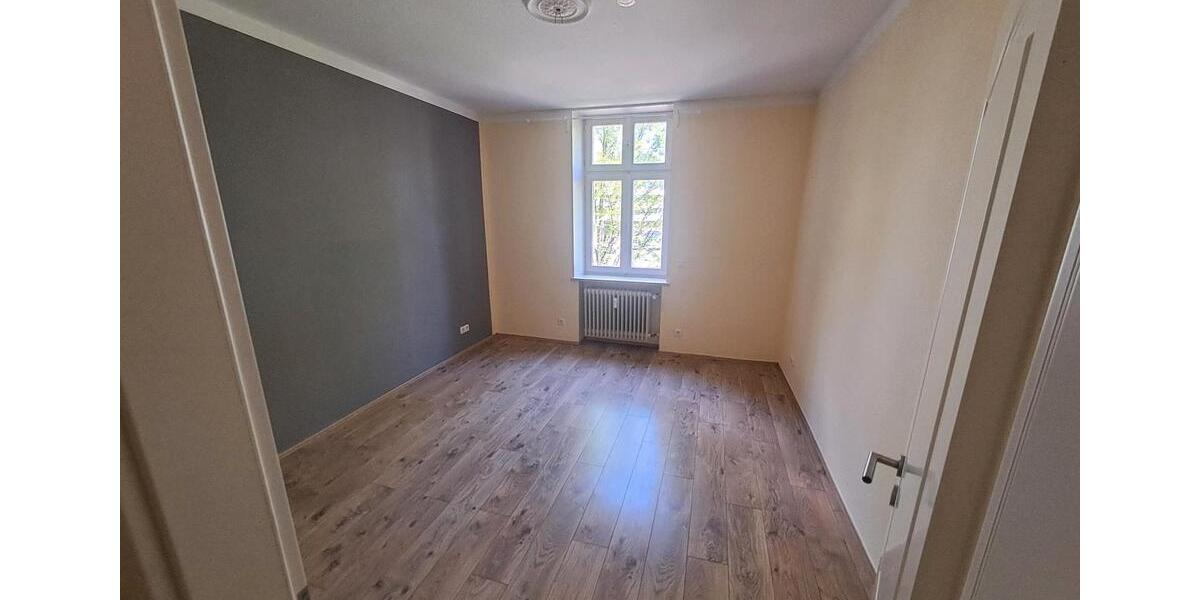 Etagenwohnung Saarlouis - 3 Zimmer, 90 m&sup2;, 900&euro; | Angebot:26698499
