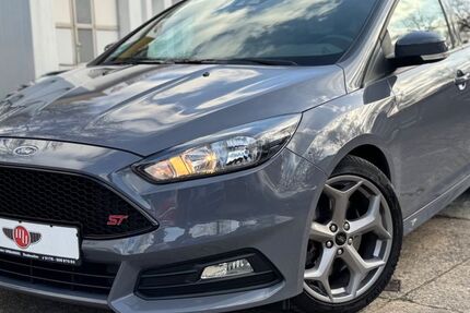 Ford Focus 48.000 km 18.200 &euro; Saarbrücken-Dudweiler 66125