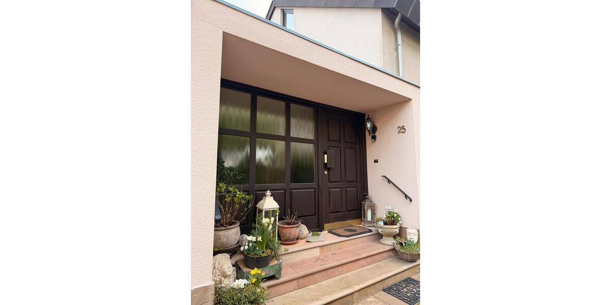 Einfamilienhaus Zweibrücken - 6 Zimmer, 263 m&sup2;, 420.000&euro; | Angebot:25998831