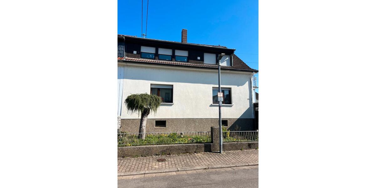 Dachgeschoßwohnung Saarlouis - 3 Zimmer, 81 m&sup2;, 820&euro; | Angebot:25712634