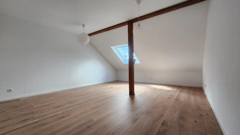 Dachgeschoßwohnung Völklingen - 2.5 Zimmer, 104 m&sup2;, 750&euro; | Angebot:26652037