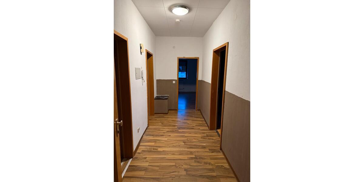 Etagenwohnung Schiffweiler - 2 Zimmer, 100 m&sup2;, 750&euro; | Angebot:25099914