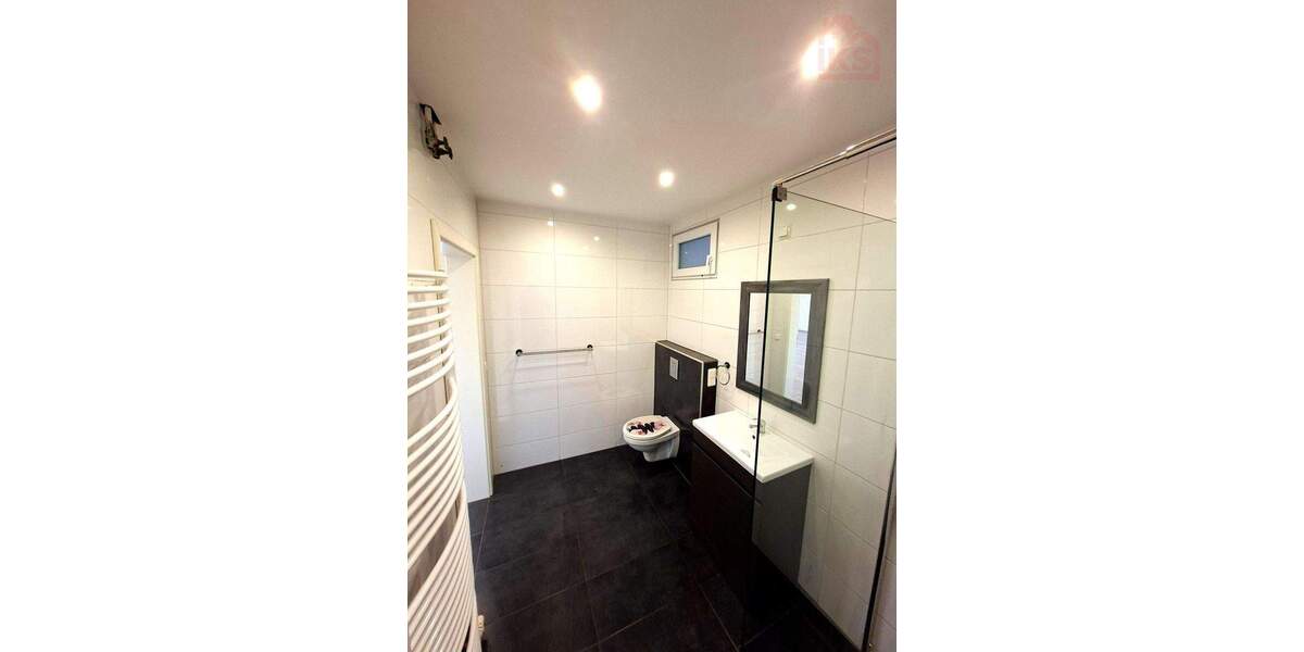 Etagenwohnung Neunkirchen/Saar Innenstadt - 2 Zimmer, 95 m&sup2;, 135.000&euro; | Angebot:25673997