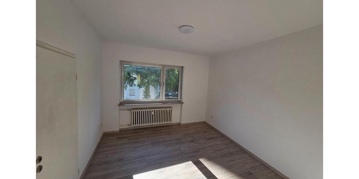 Etagenwohnung Saarbrücken Neue Bremm - 4 Zimmer, 100 m&sup2;, 1.000&euro; | Angebot:26689397