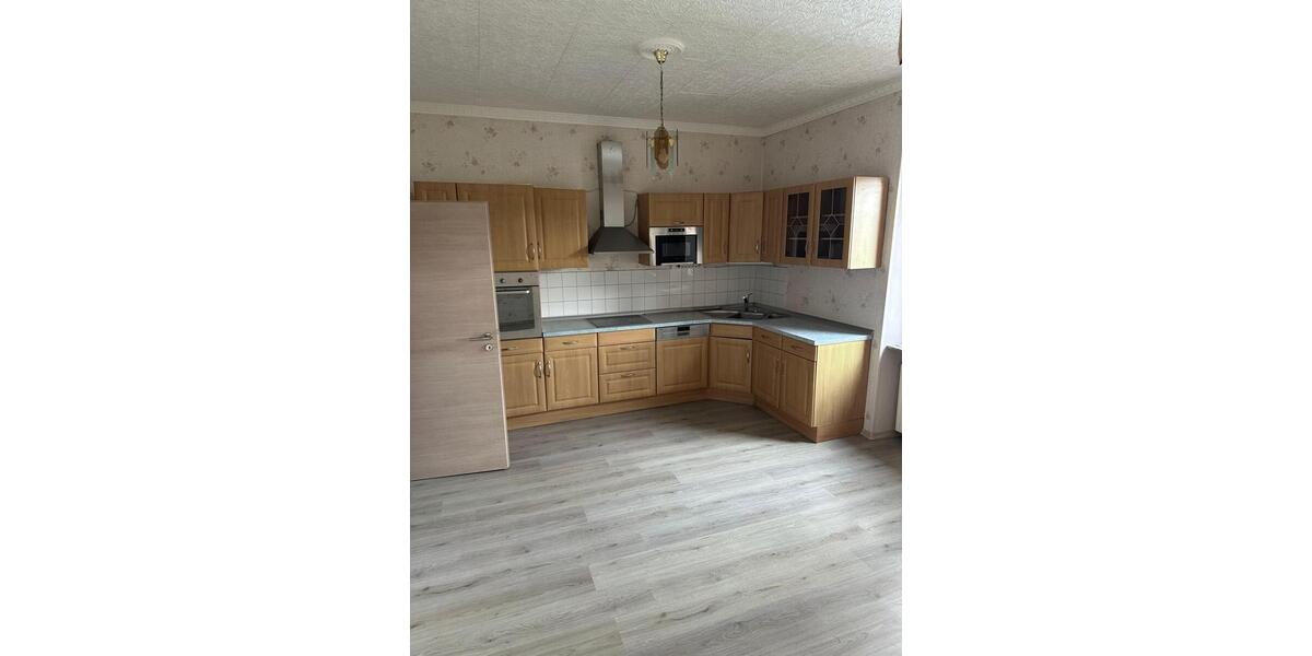 Dachgeschoßwohnung Saarbrücken Dudweiler - 4 Zimmer, 128 m&sup2;, 1.200&euro; | Angebot:23691162