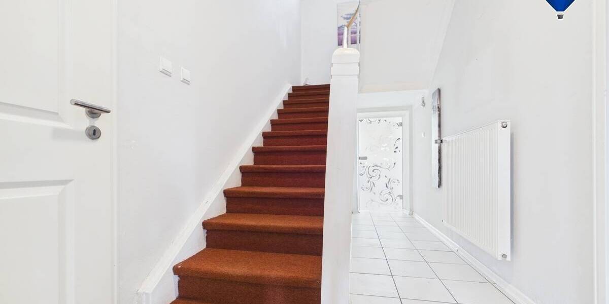 Einfamilienhaus Schiffweiler - 7 Zimmer, 200 m&sup2;, 219.000&euro; | Angebot:26026909